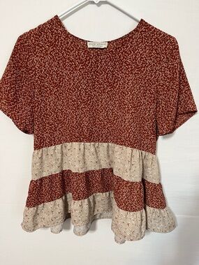 Paper Crane Babydoll Ditsy Rust and Cream Floral Tiered Short-Sleeve Peplum Top